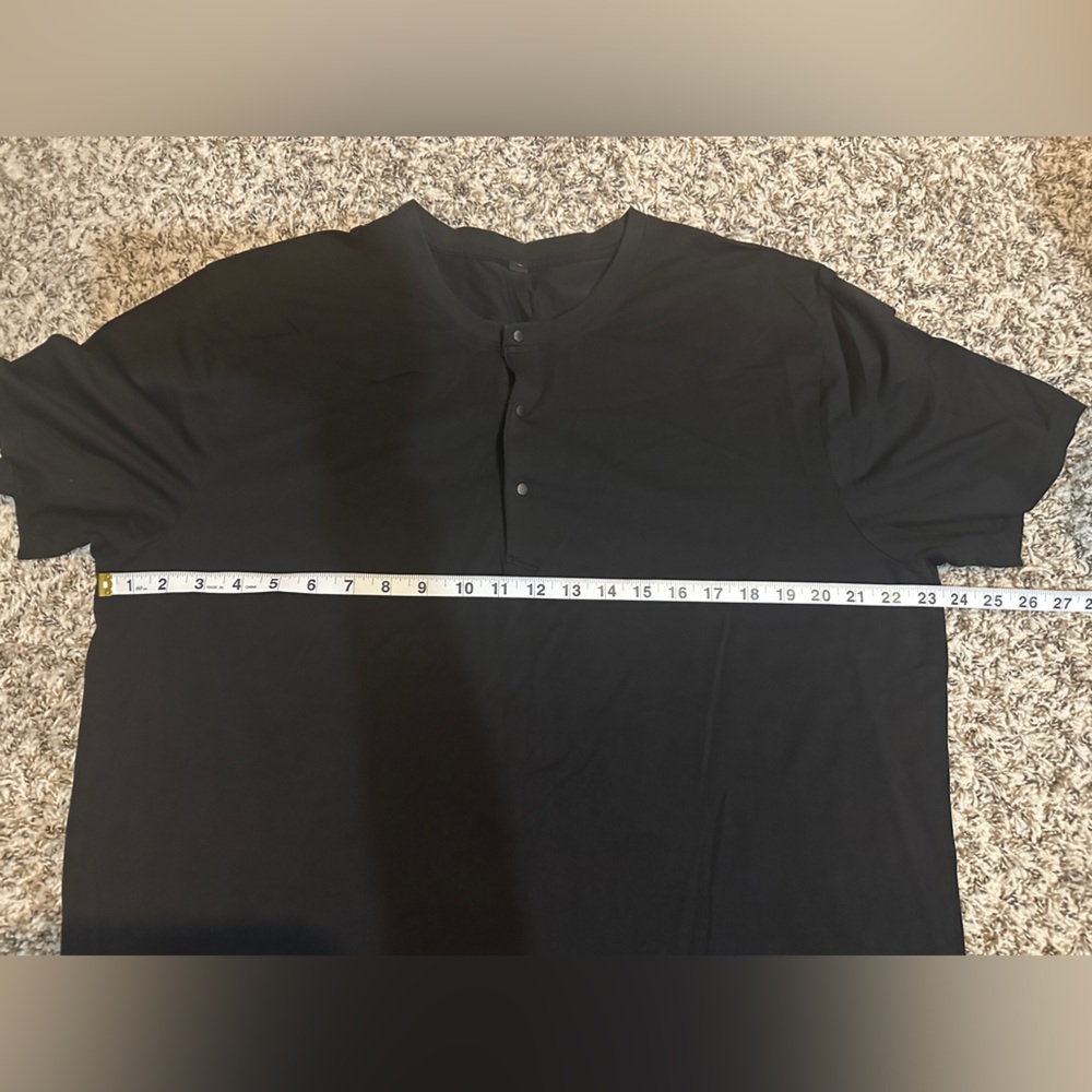 Lululemon Men’s The Fundamental Short Sleeve Black Henley Shirt - Picture 9 of 9